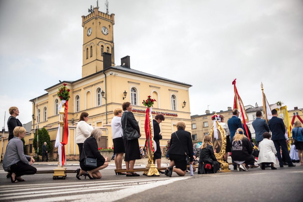 Procesja Bożego Ciała w Krobi ratusz