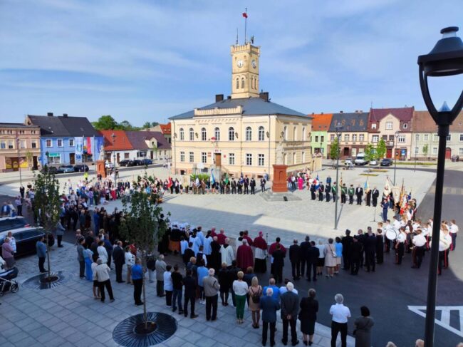 Poświęcenie pomnika św. Jana Nepomucena w Krobi