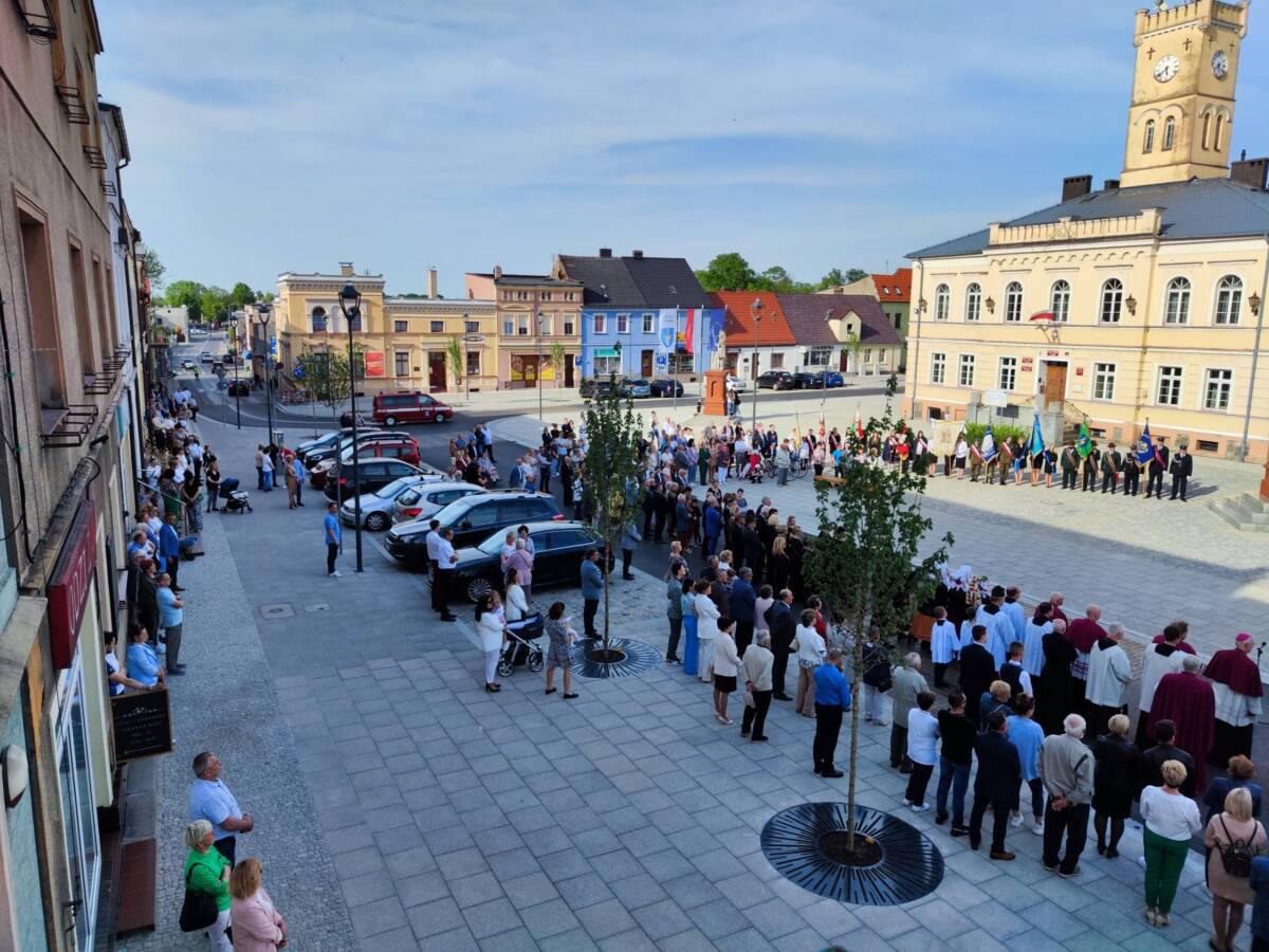 Poświęcenie pomnika św. Jana Nepomucena w Krobi