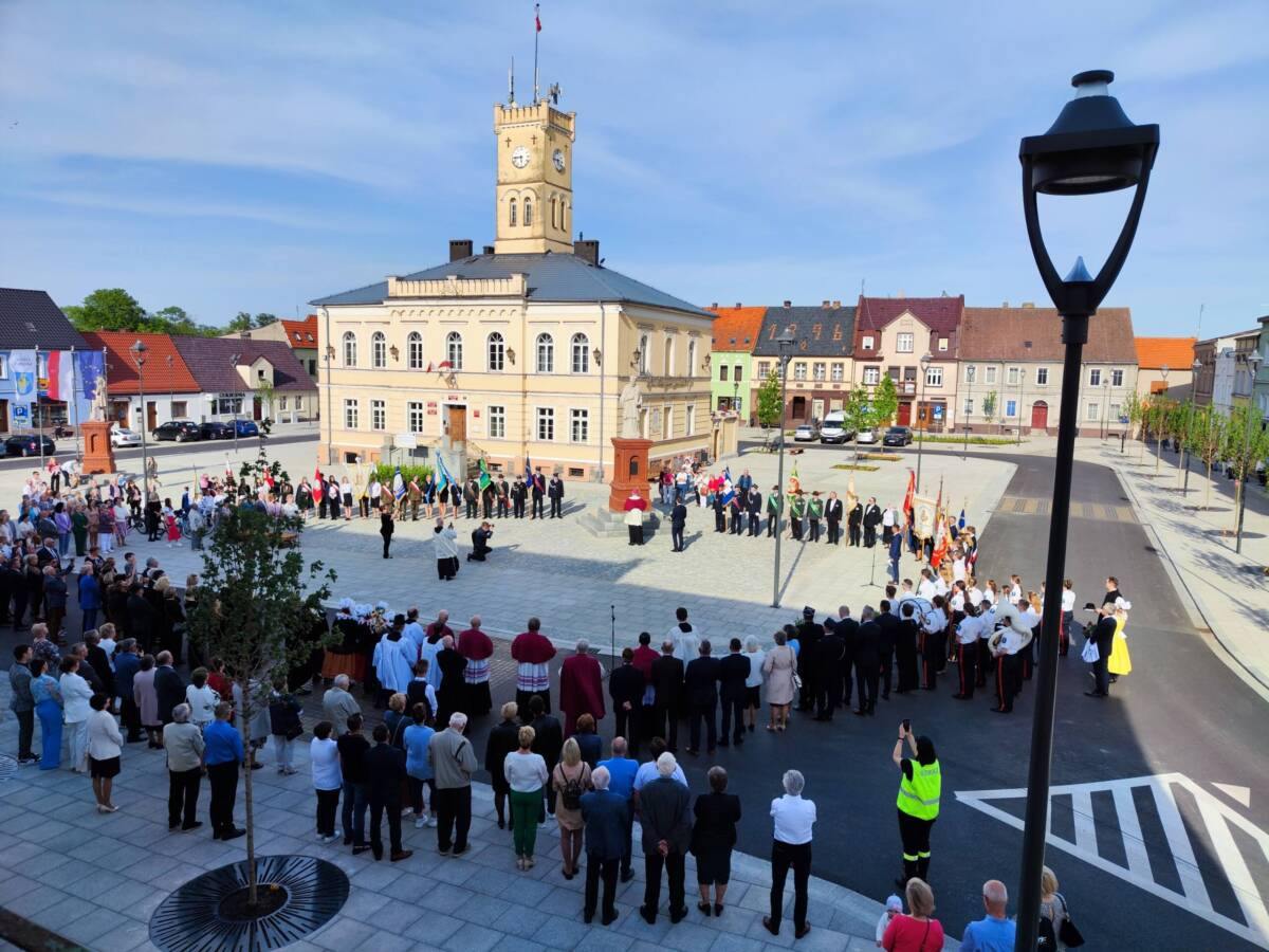 Poświęcenie pomnika św. Jana Nepomucena w Krobi