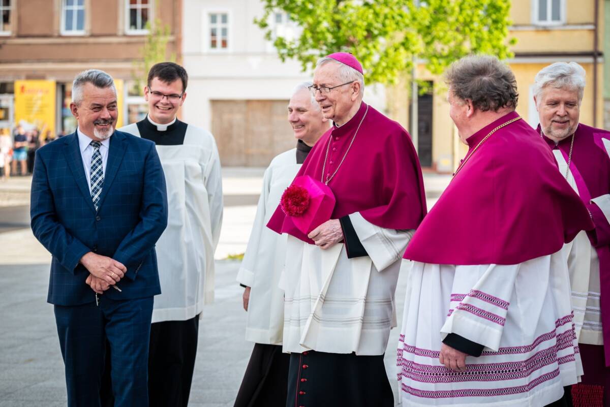 Poświęcenie pomnika św. Jana Nepomucena w Krobi