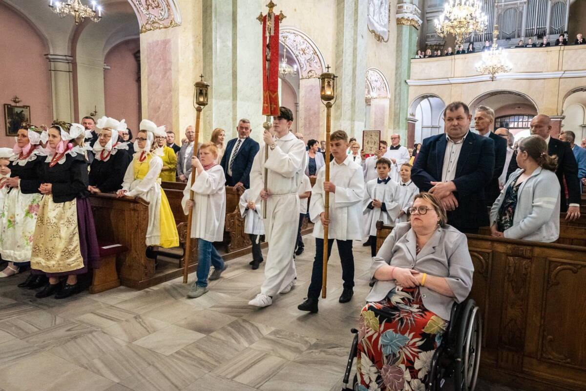 Poświęcenie pomnika św. Jana Nepomucena w Krobi