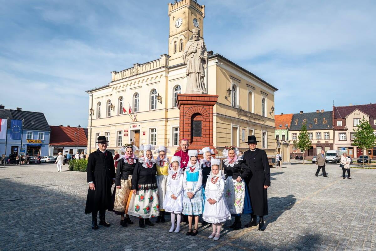 Poświęcenie pomnika św. Jana Nepomucena w Krobi