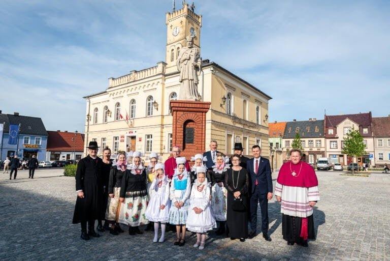 Poświęcenie pomnika św. Jana Nepomucena w Krobi