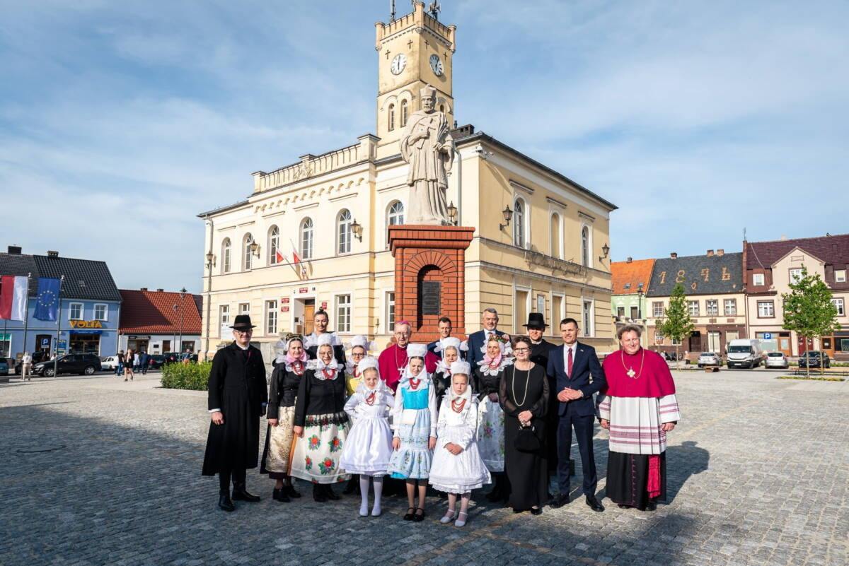 Poświęcenie pomnika św. Jana Nepomucena w Krobi