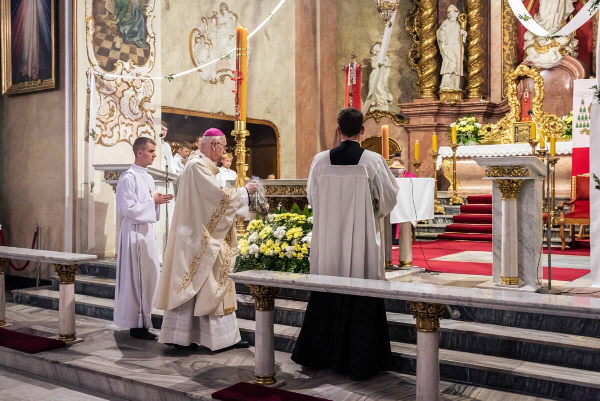 Poświęcenie pomnika św. Jana Nepomucena w Krobi