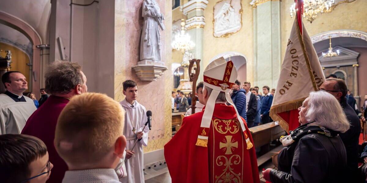 Poświęcenie figury św. Ojca Pio w Krobi